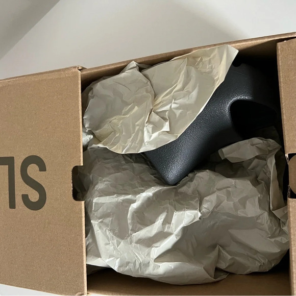 Yeezy Kids Black Slides by Adidas size 13 - Picture 4 of 7